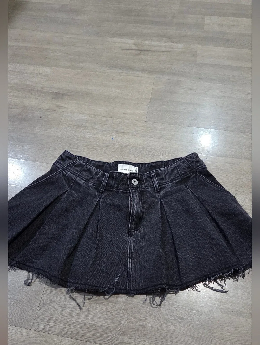 Abrand Chloe Pleated Mini Skirt - Black Washed